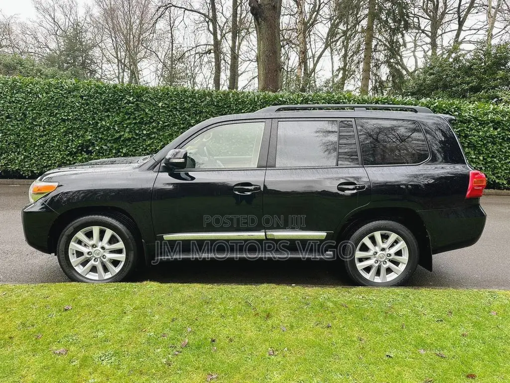 Toyota Land Cruiser 4.0 V6 GX-R 2012 Black