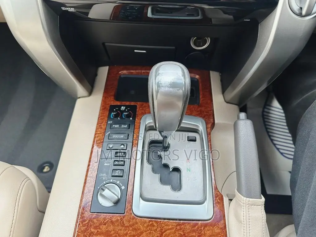 Toyota Land Cruiser 4.0 V6 GX-R 2012 Black