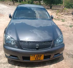 Photo - Toyota Crown 2009 Gray