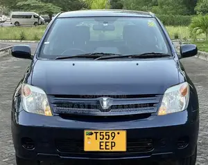 Photo - Toyota IST 2006 Blue