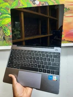 Laptop Huawei MateBook 13 WRT-W29E 16GB Intel Core I5 SSD 512GB