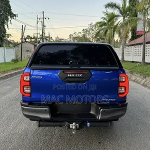 Toyota Hilux 2021 Blue