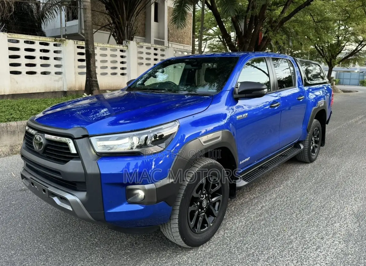 Toyota Hilux 2021 Blue