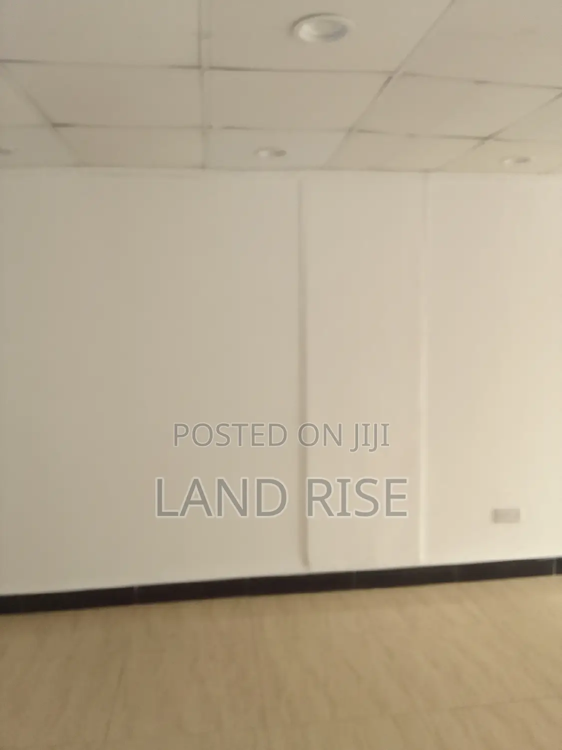 105 SQM Office Space in Posta