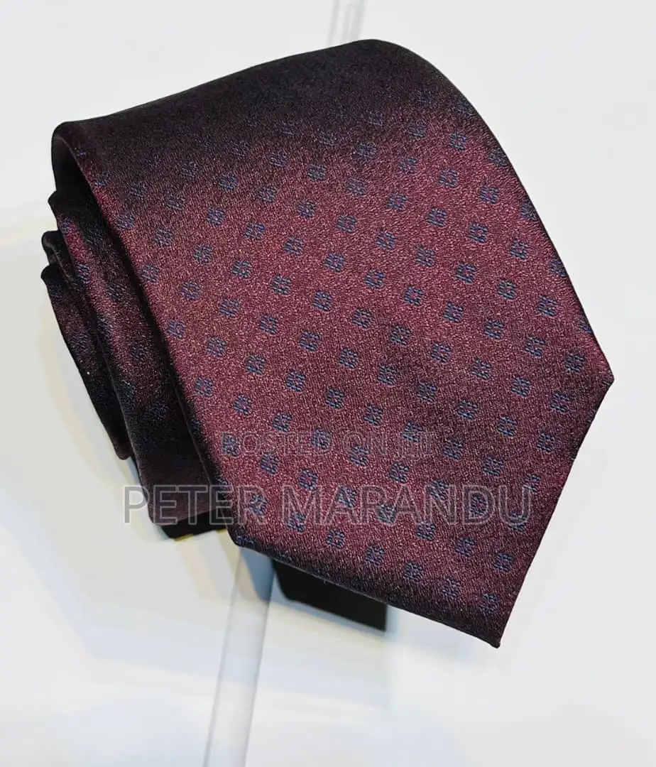 0fficial Tie