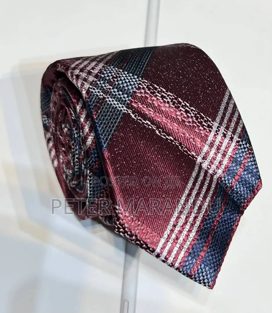 0fficial Tie