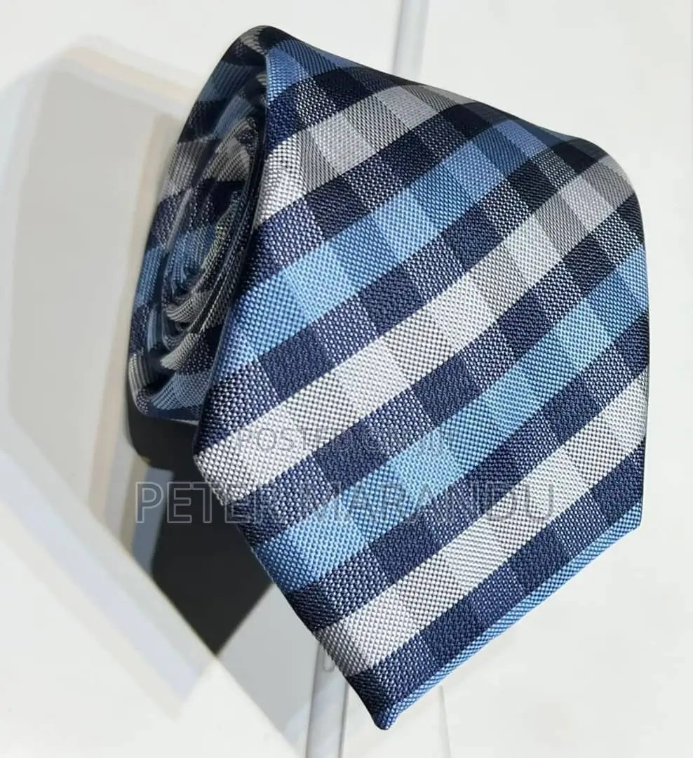 0fficial Tie