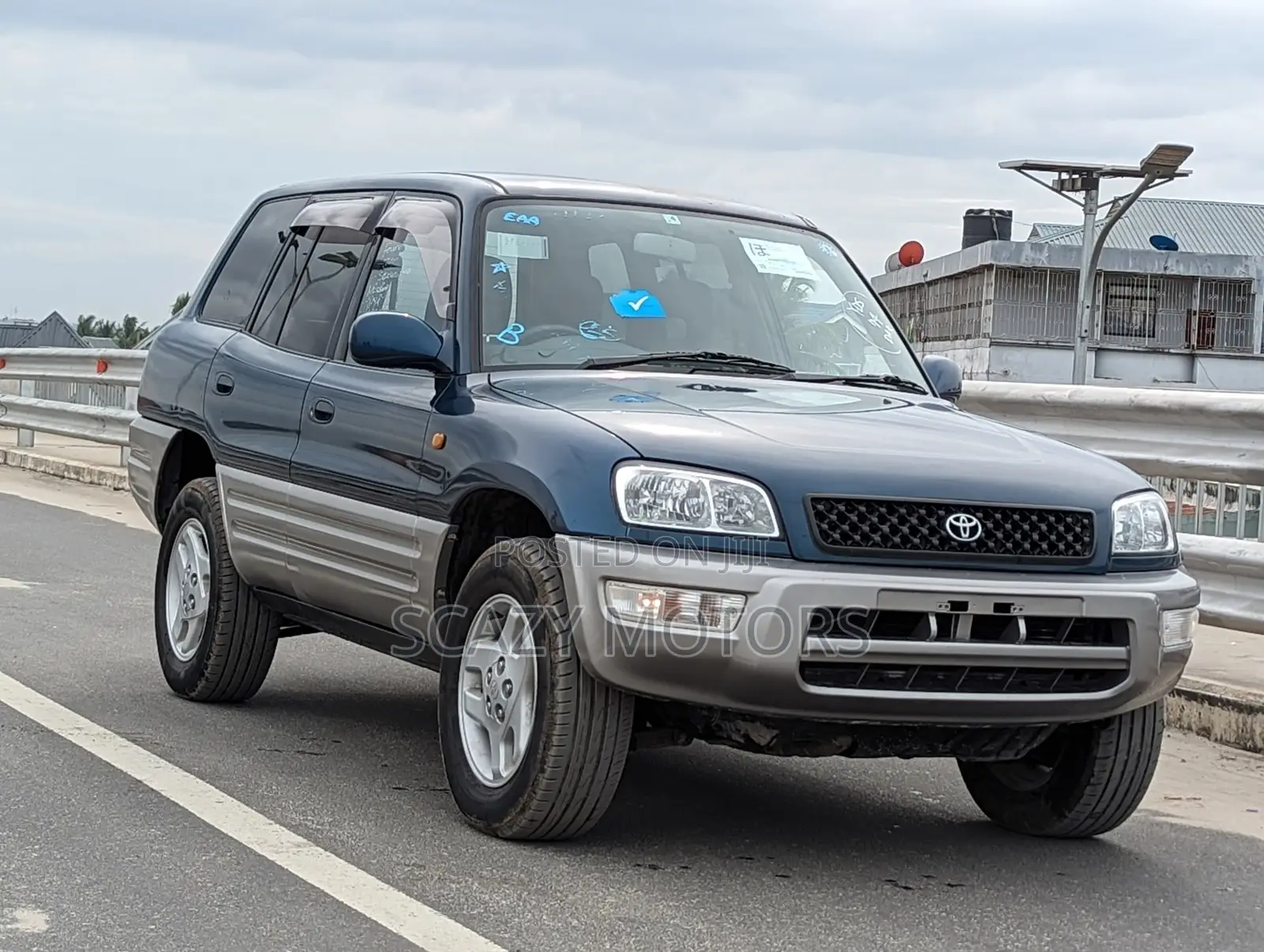Toyota RAV4 1999 Blue