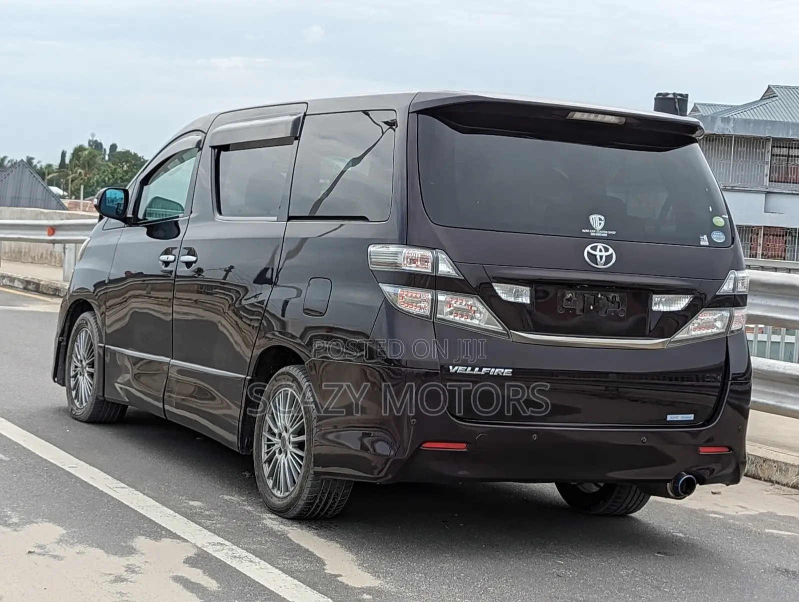 Toyota Vellfire 2011