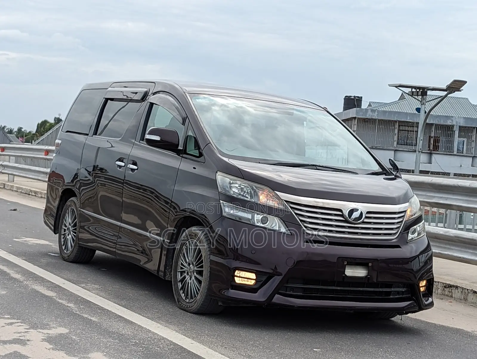 Toyota Vellfire 2011