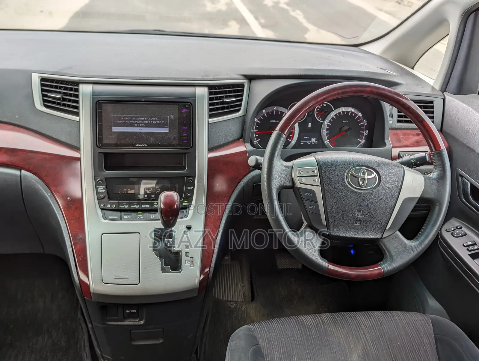 Toyota Vellfire 2011