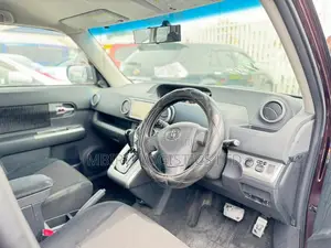 Toyota Corolla Rumion 2010