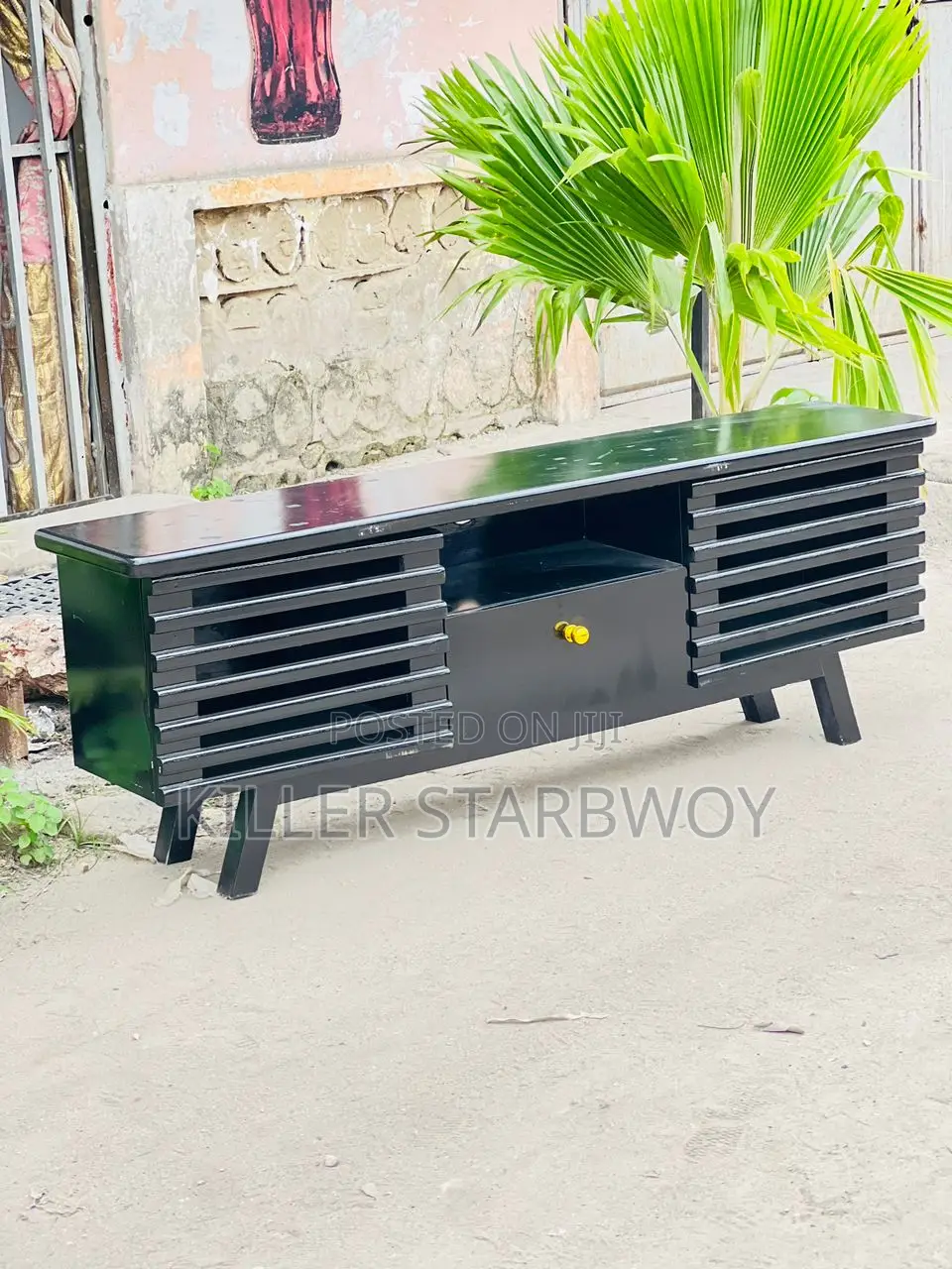 Tv Show Case Used