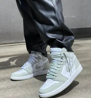 Nike Air Jordan 1