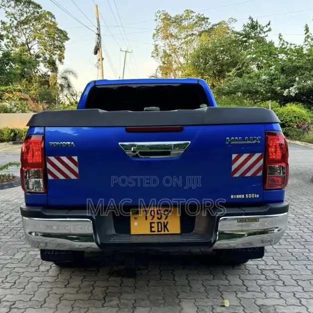 Toyota Hilux 2018 Blue