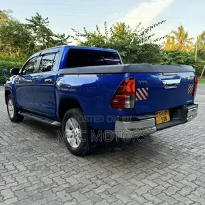 Toyota Hilux 2018 Blue