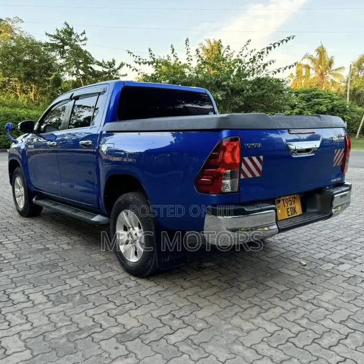 Toyota Hilux 2018 Blue