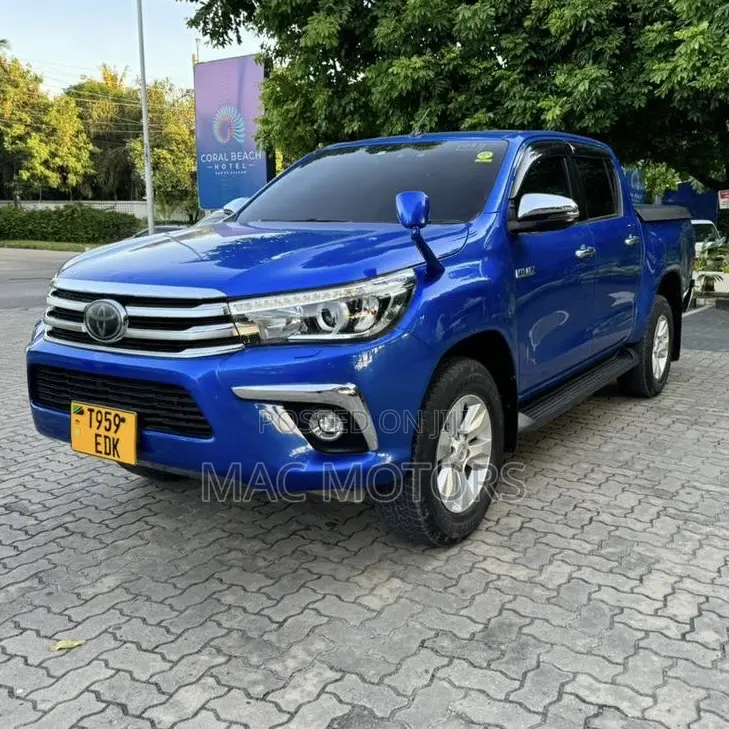 Toyota Hilux 2018 Blue