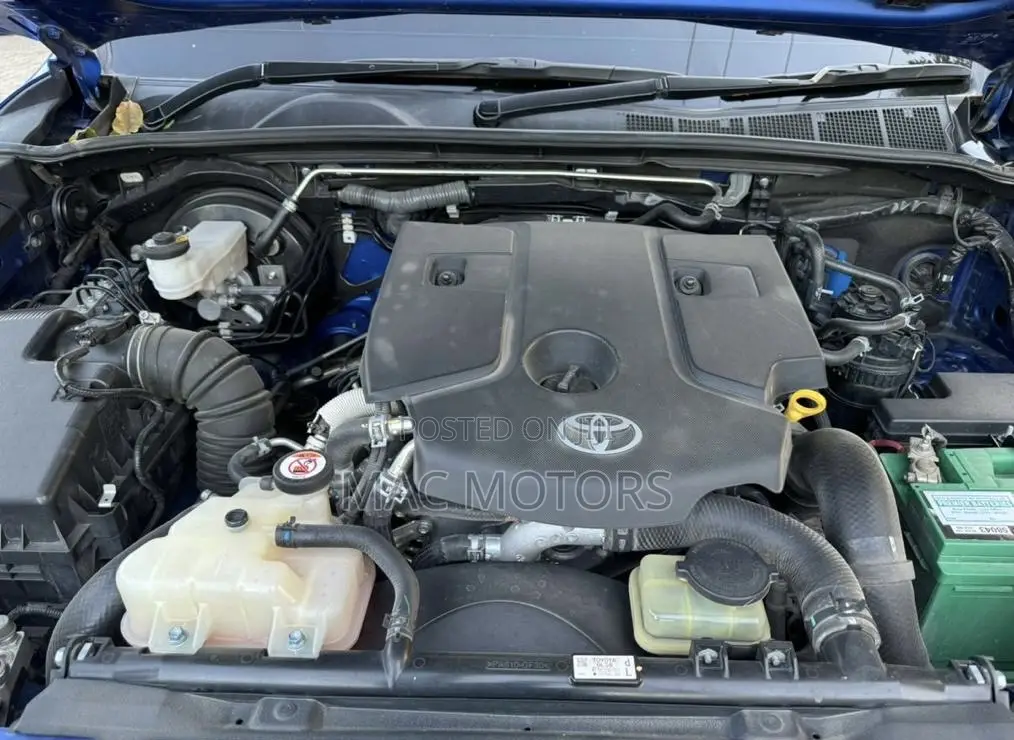 Toyota Hilux 2018 Blue
