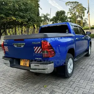 Toyota Hilux 2018 Blue