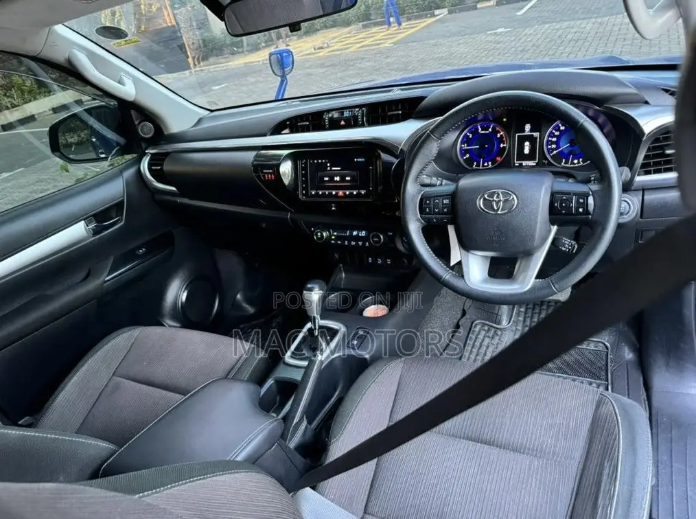 Toyota Hilux 2018 Blue