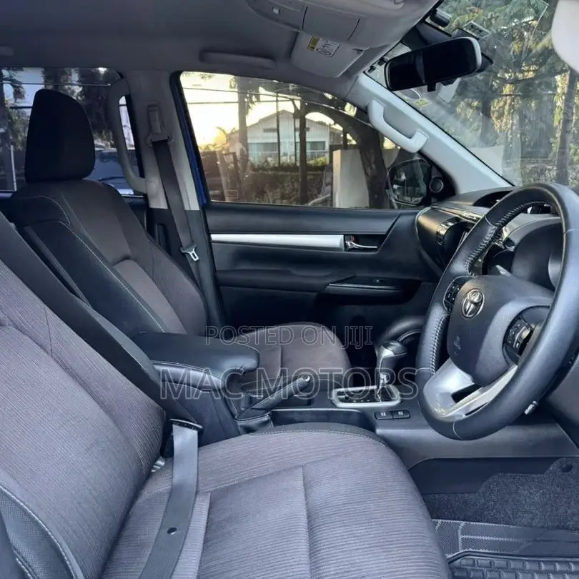 Toyota Hilux 2018 Blue