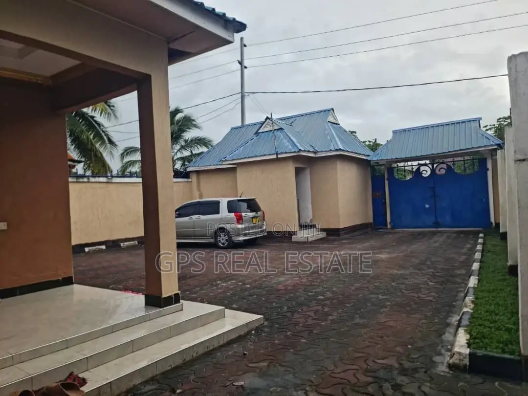 5bdrm House in Mbagala Mzambarauni, Temeke for sale