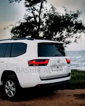 Toyota Land Cruiser 3.3 Diesel 4WD 2022 White