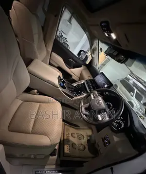Toyota Land Cruiser 3.3 DT 2022 White