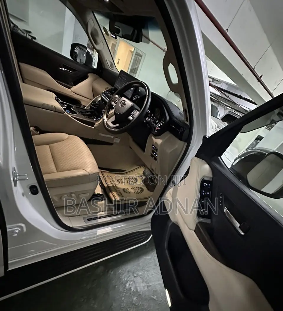 Toyota Land Cruiser 3.3 DT 2022 White