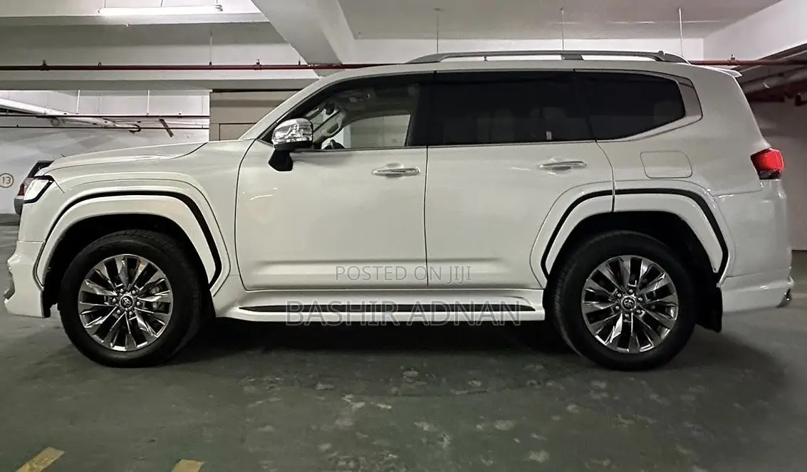 Toyota Land Cruiser 3.3 DT 2022 White