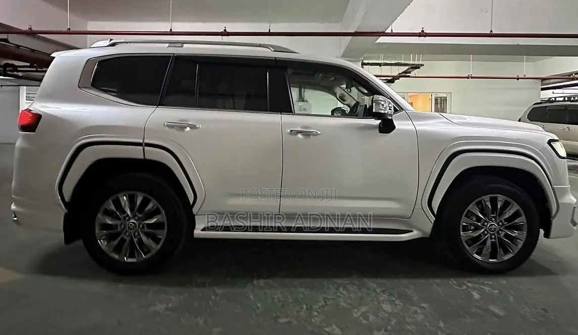 Toyota Land Cruiser 3.3 DT 2022 White