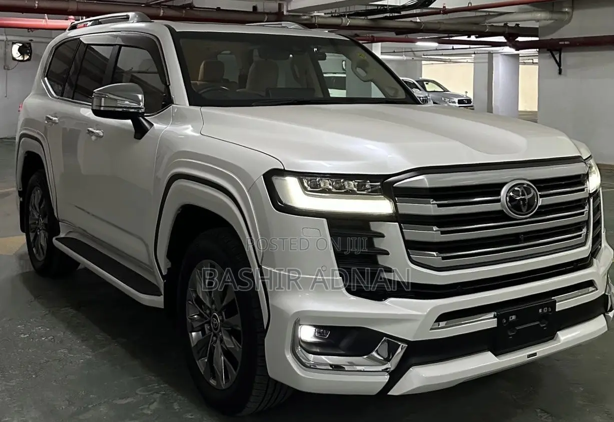 Toyota Land Cruiser 3.3 DT 2022 White