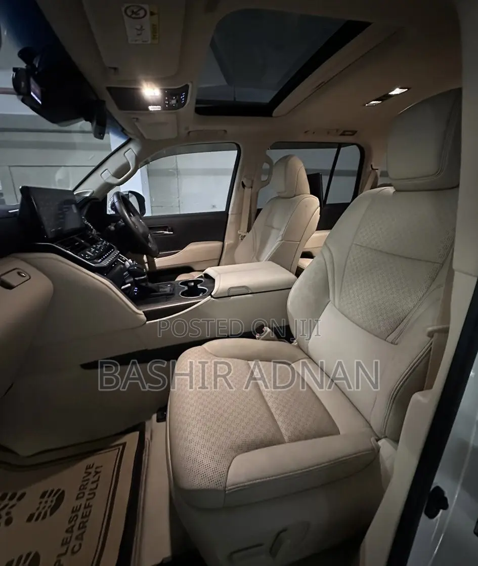 Toyota Land Cruiser 3.3 DT 2022 White
