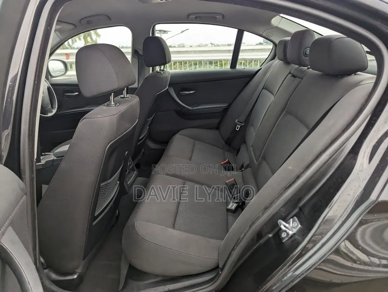 BMW 3 Series 320i RWD 2009 Black