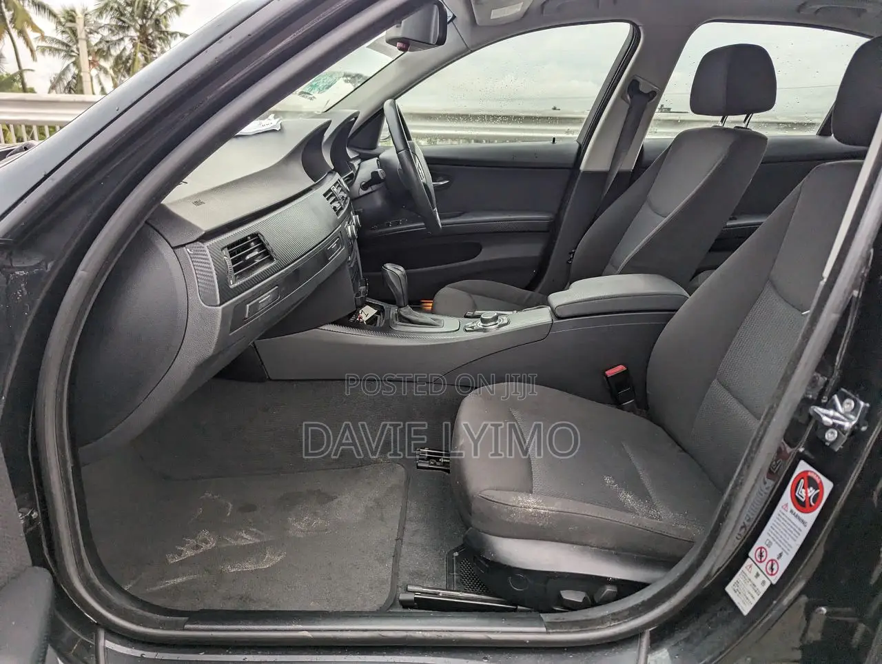 BMW 3 Series 320i RWD 2009 Black