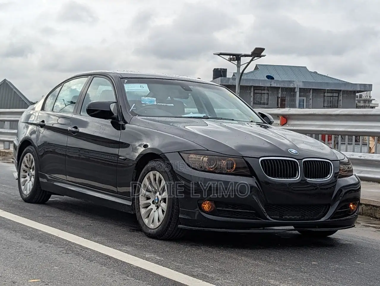 BMW 3 Series 320i RWD 2009 Black