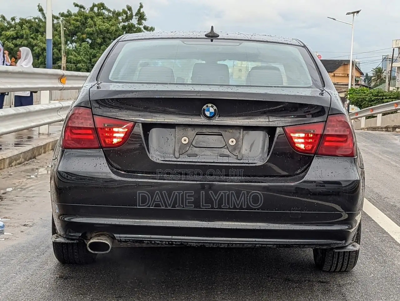 BMW 3 Series 320i RWD 2009 Black