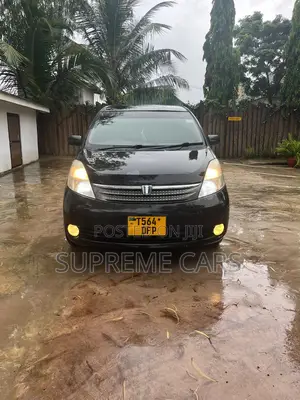 Toyota ISIS 2009 Black