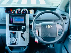 Toyota Noah 2010 Gray