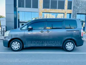 Toyota Noah 2010 Gray
