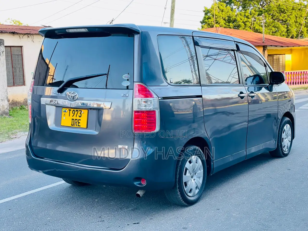 Toyota Noah 2010 Gray