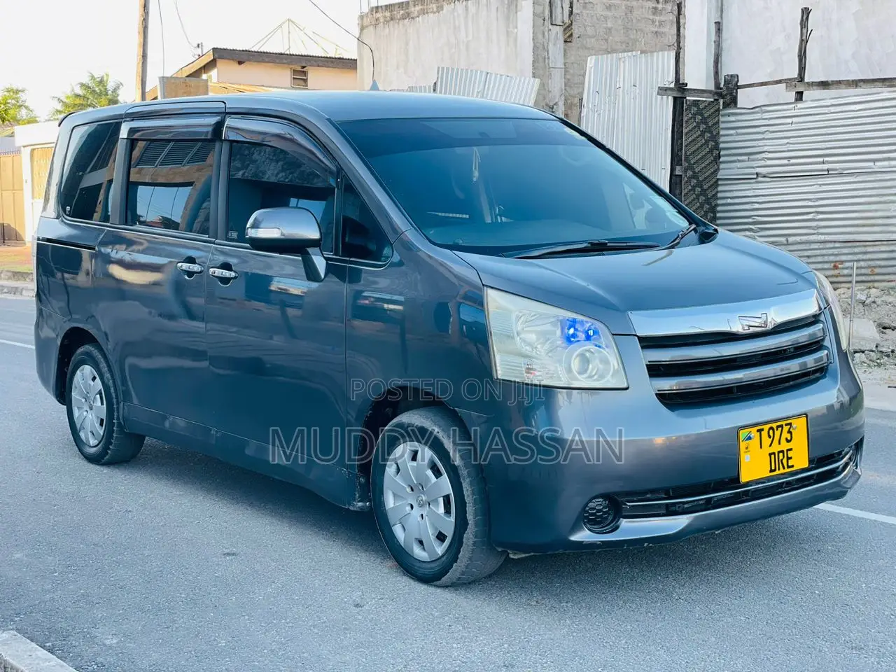 Toyota Noah 2010 Gray