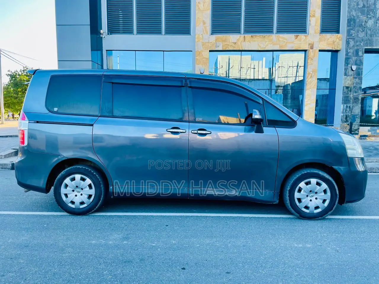 Toyota Noah 2010 Gray