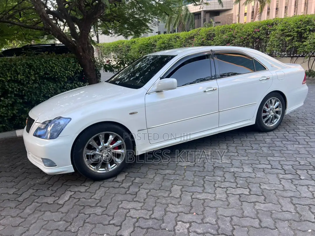 Toyota Crown Royale 2005 White