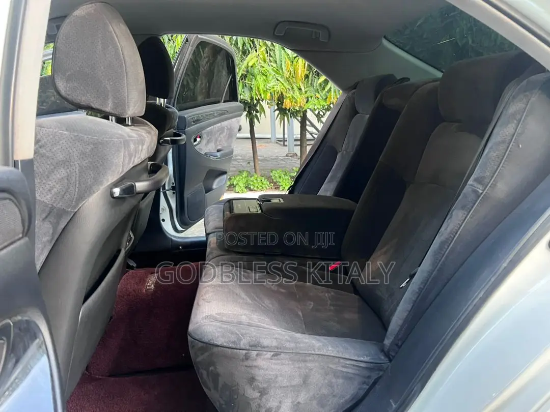Toyota Crown Royale 2005 White