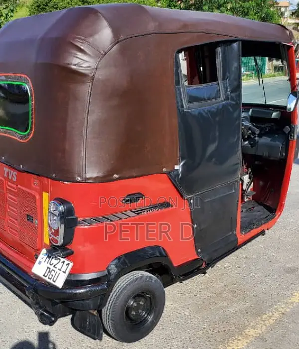 TVS King Cargo 2023 Red