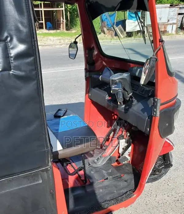TVS King Cargo 2023 Red