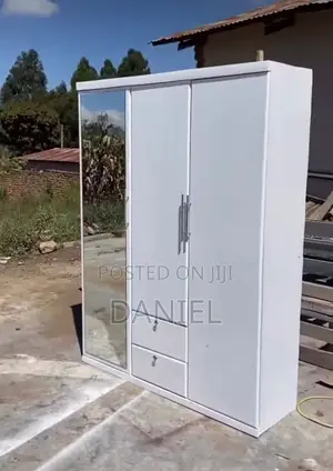 Photo - Kabati La Nguo Milango Mi Tatu Rangi Nyeupe
