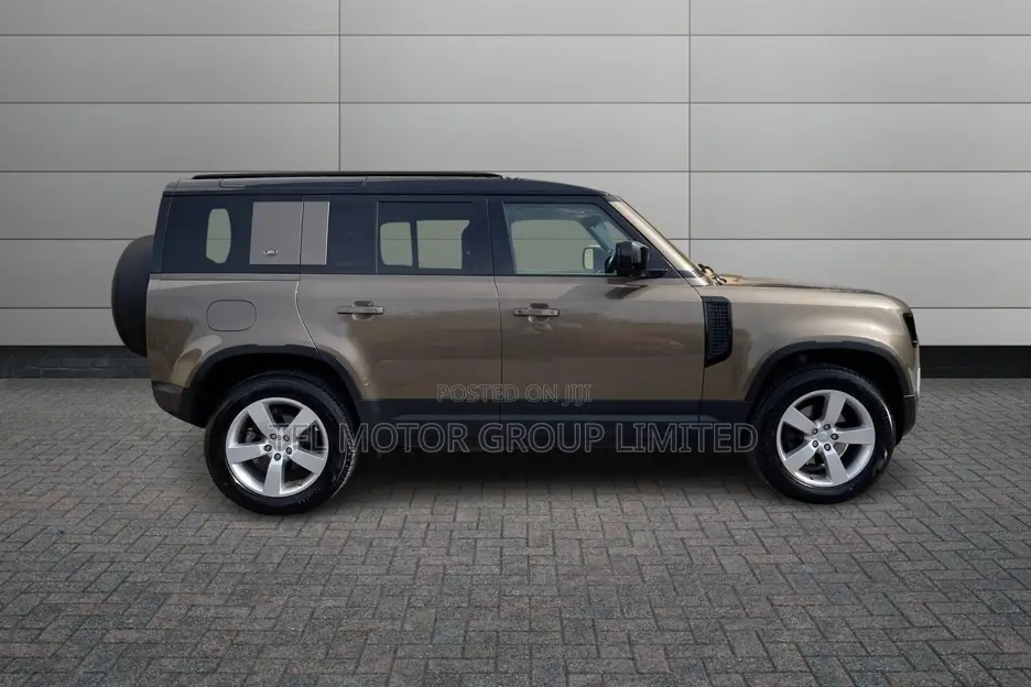 Land Rover Defender 2020 Gold